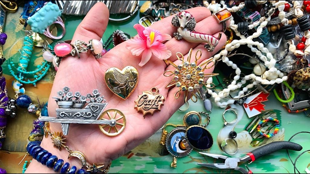 How to Start Your Scrap Jewelry Lot Collection: Tips for Beginners in Vintage Jewelry Hunting