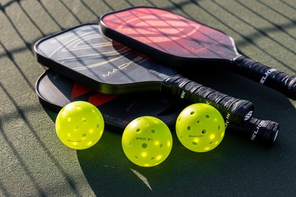 Cut Out the Middleman: The Pros and Cons of Buying Pickleball Paddles Directly from the Manufacturer