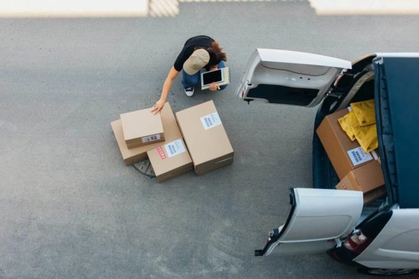 The Logistics of Speed: What Happens Behind the Scenes of Your Same-Day Delivery